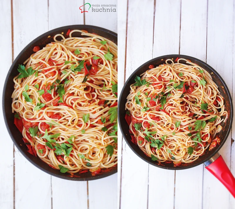 Spaghetti w pomidorach