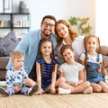 Karta Dużej Rodziny. Kto skorzysta? Ile wynoszą zniżki?