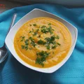 Pikanta zupa dyniowo cebulowa