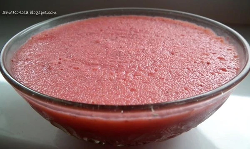 Pudding truskawkowy z kaszy manny