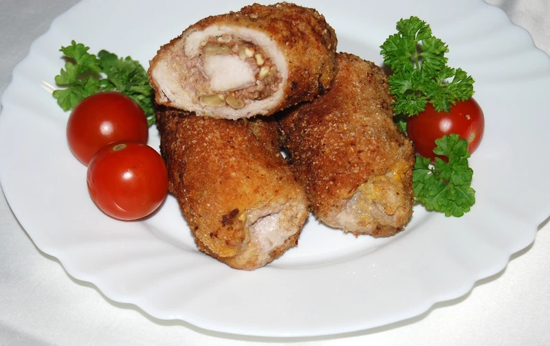 Roladki schabowe z orzechami