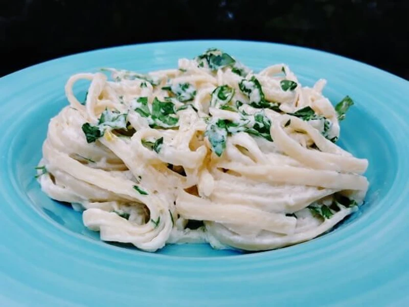 WTOREK: LINGUINI Z SOSEM CYTRYNOWYM