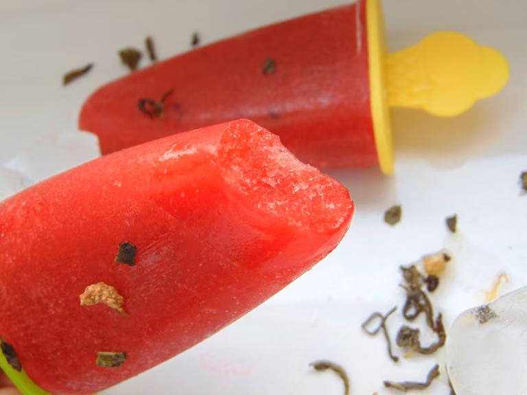 TRUSKAWKOWE LODY NA BAZIE ZIELONEJ HERBATY
