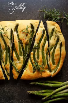 Focaccia ze szparagami