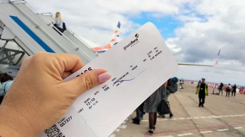 Pierwszy lot w życiu – co robić na lotnisku