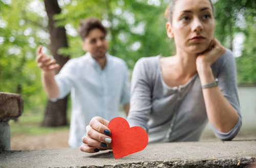 8 sygnałów, że to nie jest miłość, a obsesja. Nr 5 może Cię zaskoczyć!