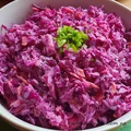 Surówka Coleslaw z czerwonej kapusty