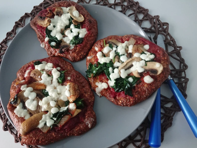 Dietetyczna pizza na twarogowym spodzie