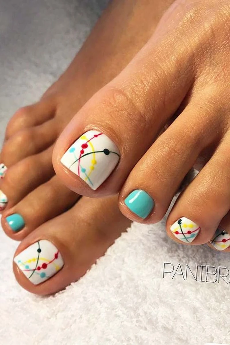 Kolorowy pedicure