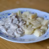 Kopytka z sosem pieczarkowym