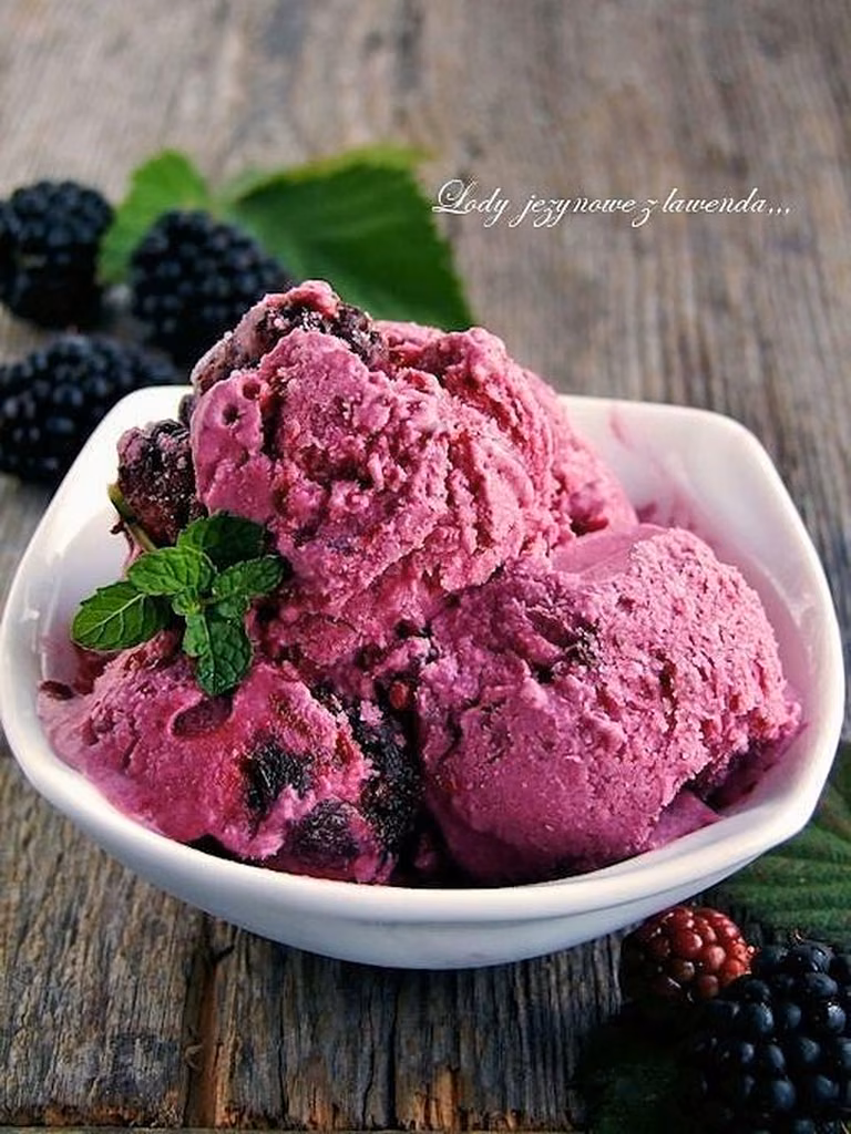 lody jeżynowe z lawendą