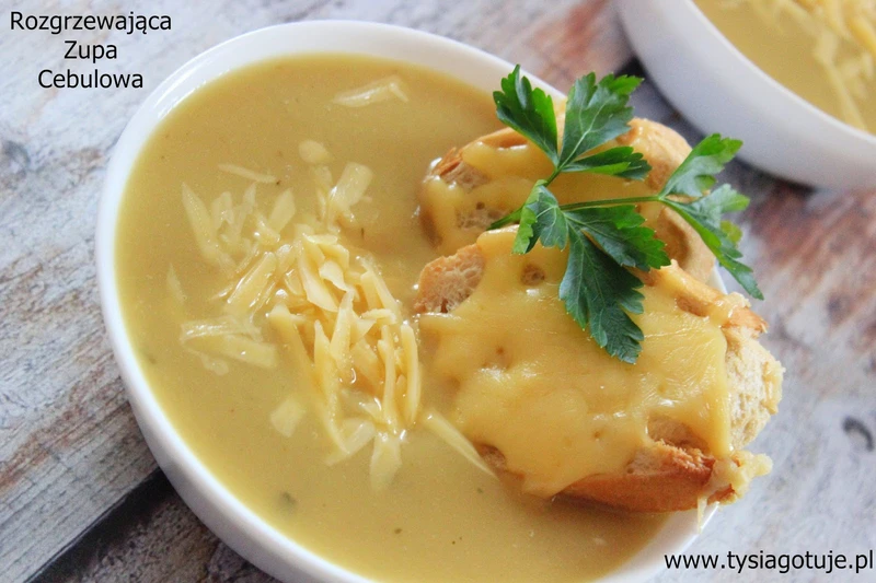 Zupa cebulowa z grzankami