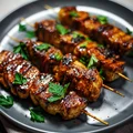 Szaszłyki z kurczaka w sosie BBQ – z patelni grillowej
