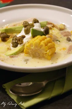 Kolumbijska zupa ziemniaczana z kurczakiem