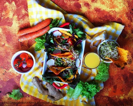 Marchewkowe Taco z wiosennymi dodatkami i guacamole