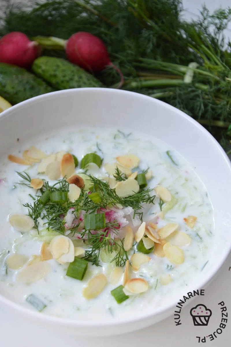 Chłodnik ogórkowy - idealny na upały! Także dla cukrzyków! Sprawdź, ile ma kcal!