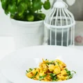 Pyszne tortellini w sosie pomidorowym z boczkiem
