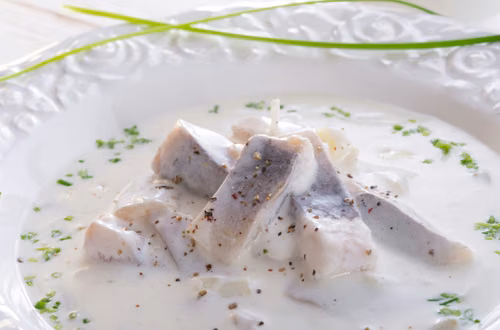 Jedni ją uwielbiają, inni na sam widok się krzywią! Kto z was jadł ZUPĘ ŚLEDZIOWĄ?