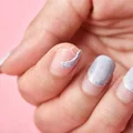 Manicure hybrydowy: Sekret pięknych paznokci czy pułapka? Dermatolodzy ostrzegają!