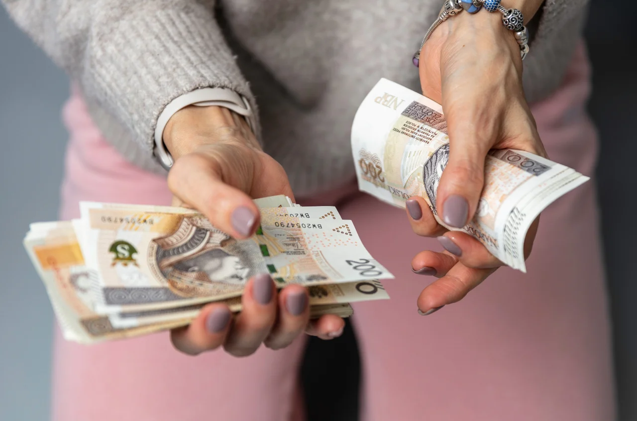 2333 zł miesięcznie dla Polaków w każdym wieku - Sejm już podjął decyzję w sprawie nowego świadczenia BDP