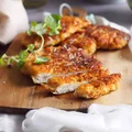 Pierś kurczaka w panierce parmezanowej