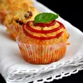 Muffinki z mozarella i suszonymi pomidorami