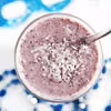 Zielone smoothie na kaca lub pożywne śniadanie