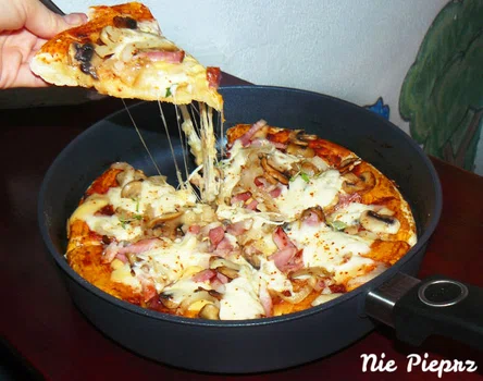 Pizza z patelni