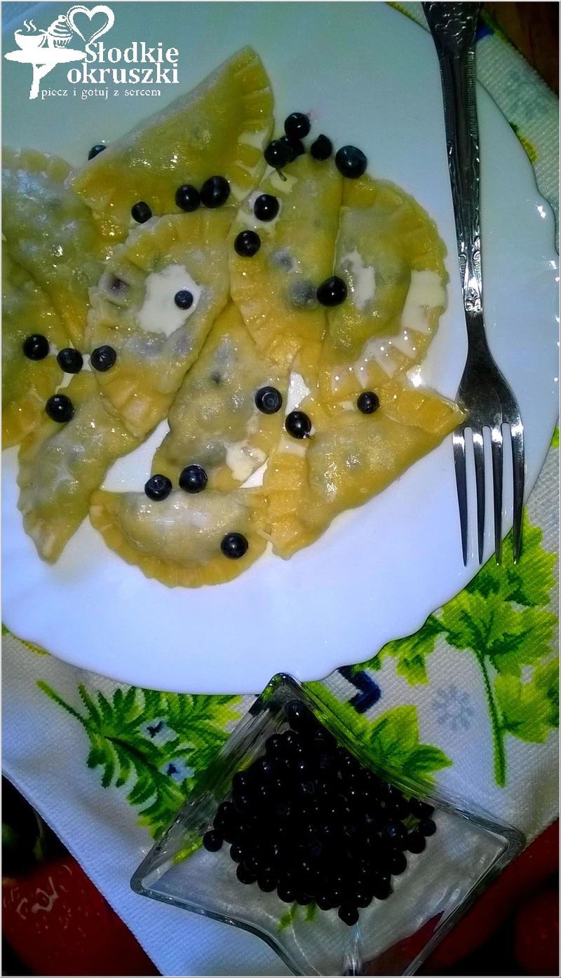 Pierogi z jagodami. Przepis.