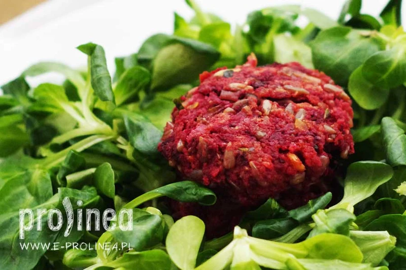 Wege burgery z kaszą jaglaną i burakami