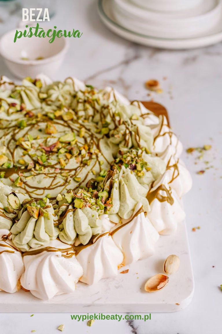 Beza pistacjowa z pistacjami