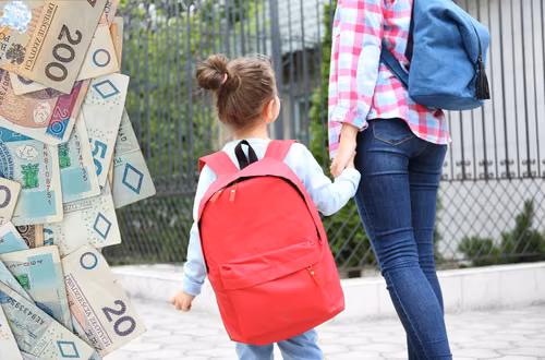 800 plus + 500 plus od 1 października! Nowe świadczenie bez względu na dochód rodziny