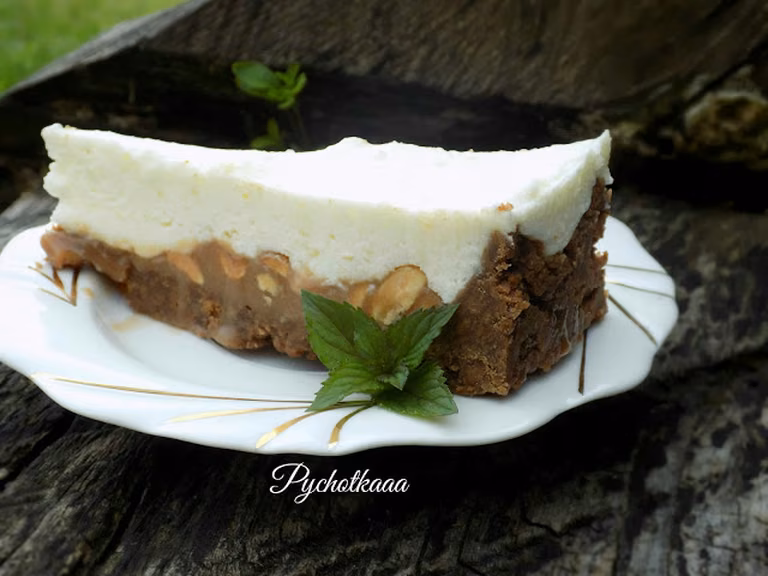 Sernik Snickers bez pieczenia