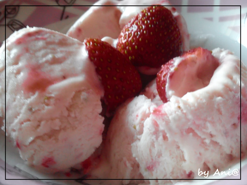 Lody śmietankowo-truskawkowe