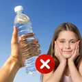 Z jakiej butelki Twoje dziecko pije wodę podczas upału? Sprawdź, czy narażasz jego zdrowie