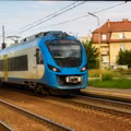 Premier zapowiada obniżkę cen biletów PKP