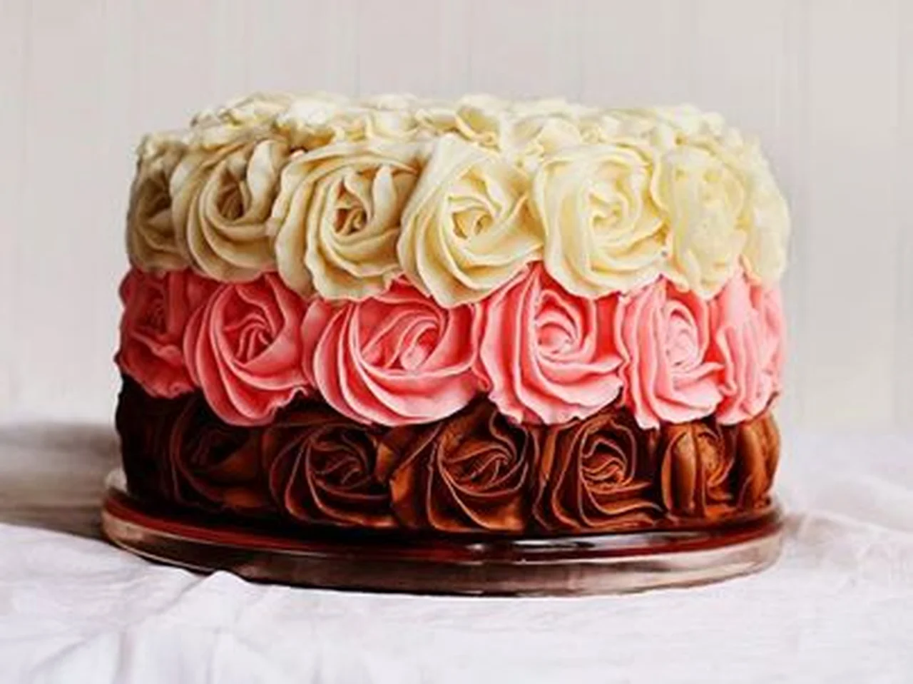 Tort w róże