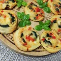 Ślimaczki z ciasta francuskiego z dodatkiem szpinaku i mozzarelli