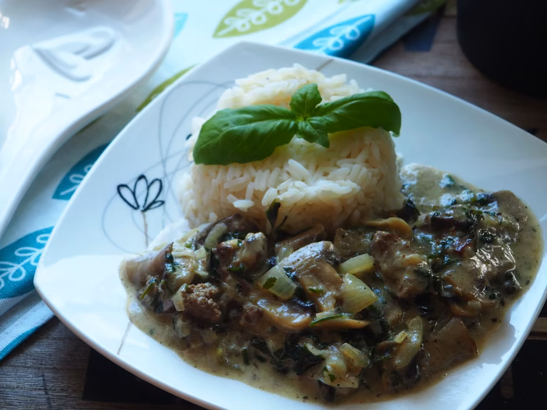 WĄTRÓBKA W SOSIE PIECZARKOWYM