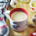 Mleko z czosnkiem i miodem - idealne na przeziębienie