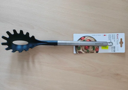 Łyżka do spaghetti wycofana ze sklepów – rakotwórcze aminy w Twojej kuchni?