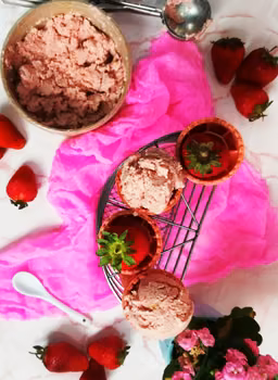 Lody truskawkowe