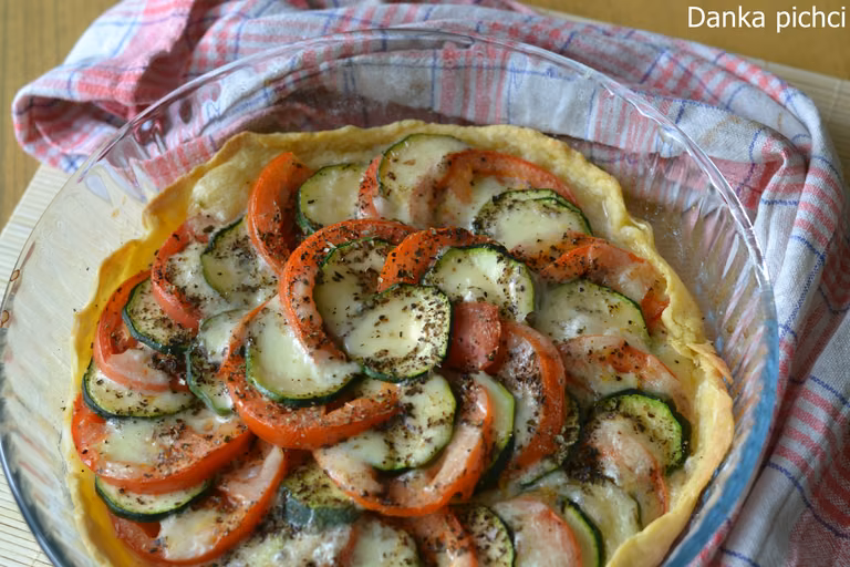 Tarta z pomidorami i mozzarellą