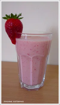 Koktajl bananowo-truskawkowy