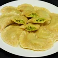 Pierogi z brokułem i serem feta