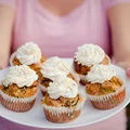 MUFFINKI ZE SZPINAKIEM, FETĄ I ZIOŁOWYM SERKIEM