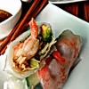 spring rolls z krewetkami i awokado