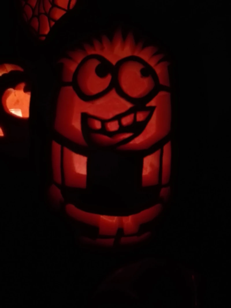 Wycinanie dyni na Halloween