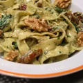 Makaron z kurczakiem i pesto z rukoli