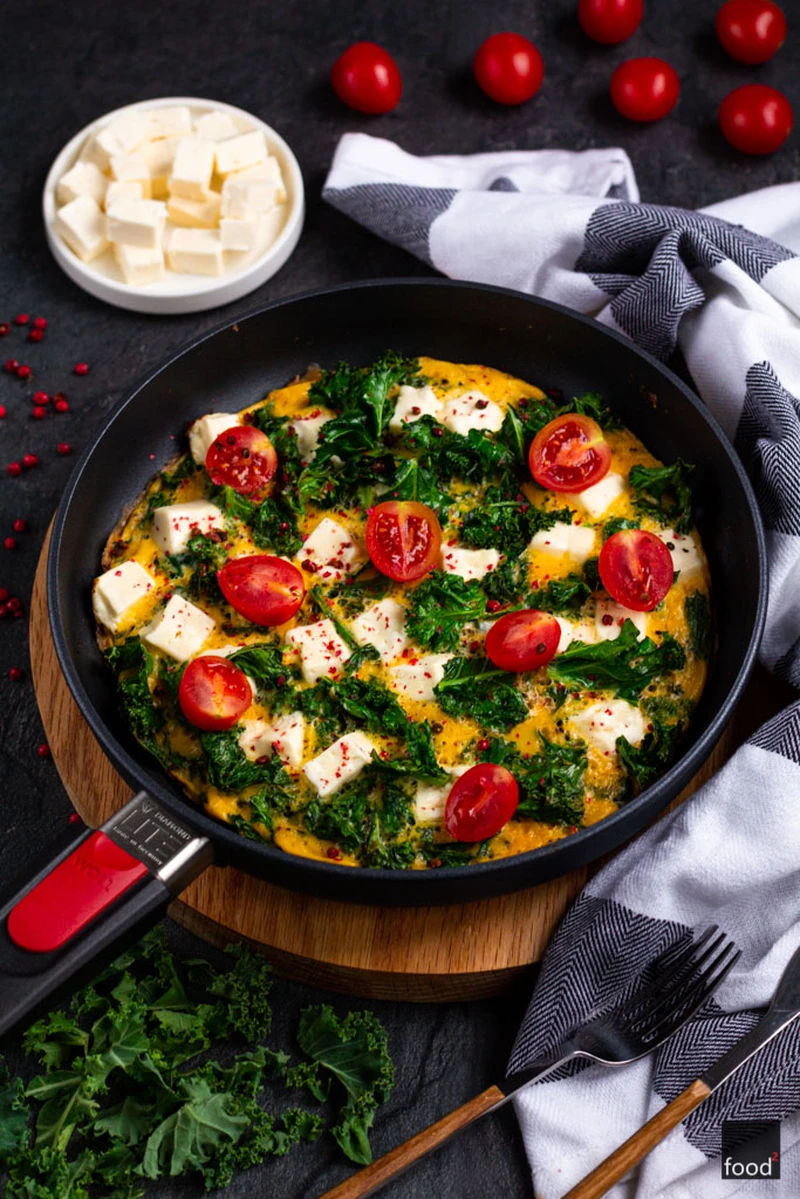Frittata z jarmużem i serem feta